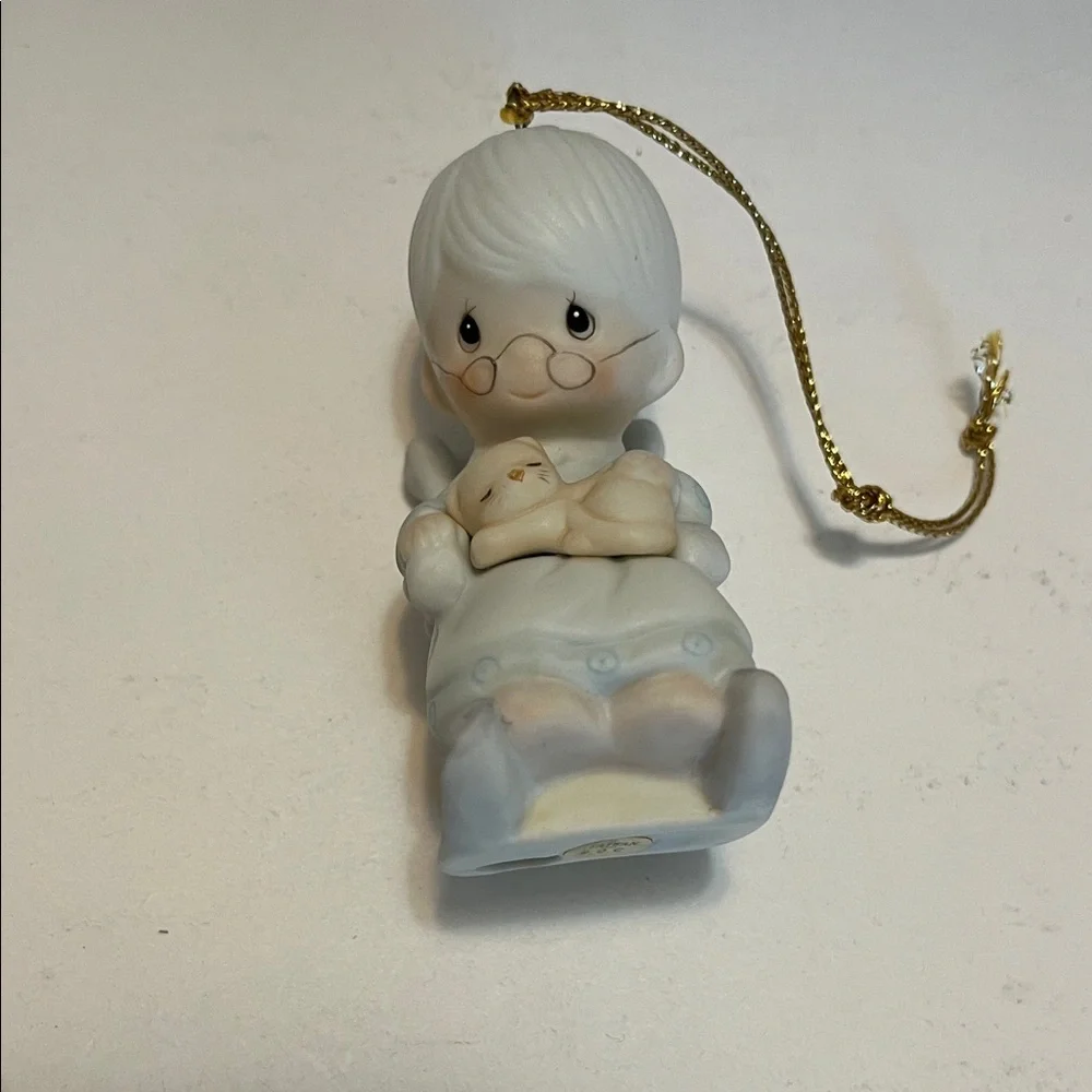 Precious Moments The Purr-fect Grandma Ornament Petting Cat Pastel Colors E-0516